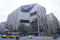 北市南門市場驚見SOS　稅捐處女員工加班受困