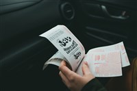 德國男口袋翻出舊彩券　驚喜兌中5.5億巨額獎金