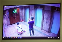 民進黨中央黨部門前招牌遭砸雞蛋案 2男遭起訴