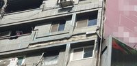 北市華陰街大樓疑掉落磁磚　1男送醫頭部撕裂傷