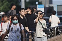 高溫炎熱 中南部局部午後雷雨