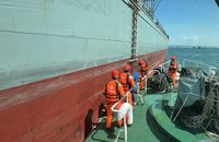 外籍船員海上疑似中風  台中海巡隊馳援送醫