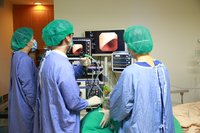 醫療版鏟子超人　支氣管鏡「清淤」助災民順暢呼吸