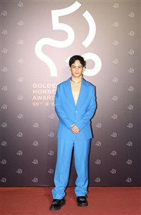 李淳拍片獲大象青睞 婉拒保育員邀改行笑稱退休了