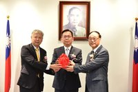 周永暉任港務公司董事長　期勉追求更多突破