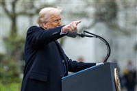 川普100%關稅報復稀土管制　近半年美中波折一覽