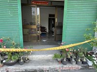 台中疑鄰里糾紛男持刀砍傷2人　警到場制伏