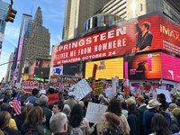 全美再現「無王日」　反川普群眾聚集紐約時報廣場