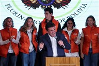 玻利維亞參議員巴斯當選總統　承諾實行全民資本主義