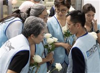 長榮空服員病逝　10/26馬拉松工會白玫瑰陳情