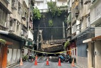 新店錦秀、碧瑤社區擋土牆坍塌  新北：狀態穩定