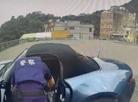 男駕跑車搶銀樓　竹市休假警所長通報警網火速逮人