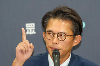 鏡週刊指帳房出逃　黃國昌批報導造謠缺德