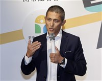 明遞交參選台北市長意願表　吳怡農：爭取黨內支持