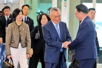 APEC落幕林信義率團返台　國安會秘書長吳釗燮接機