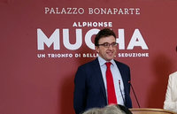 羅馬最大規模慕夏展歌詠女性  曾孫替先人表達感動