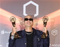 呂士軒誤弄斷金曲獎座　想融成小禮物分送朋友