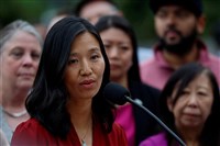 美媒：波士頓台裔市長吳弭壓倒性連任成功