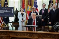 川普宣布與藥廠禮來、諾和諾德公司達成協議　熱門減肥藥將大降價