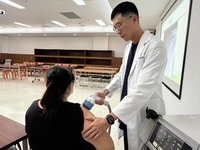 髮型設計師醒來痛到無法舉手  醫師：鈣化性肌腱炎作祟