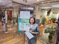 搶頭香完成高雄市長初選登記　邱議瑩：我準備好了