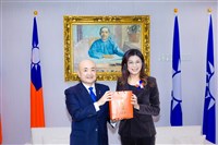 鄭麗文與日本駐台代表會談　片山和之邀訪日