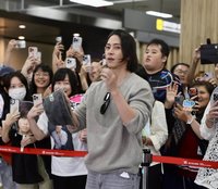 山下智久抵台700人松山接機　粉絲舉牌「我願意」