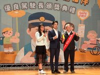 北市駕駛長吳維祈開公車17年　貼心喚醒乘客成老婆