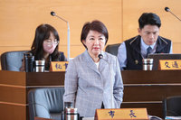 網紅賓賓哥校園直播惹議　盧秀燕要求影片下架