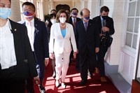 裴洛西2022年訪台　彭博：意外促使日本加強防衛