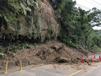 基隆興隆街邊坡崩塌　估115年1月單線雙向通行