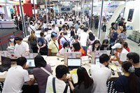 台股走揚助攻　10月景氣燈號連2月亮出黃紅燈