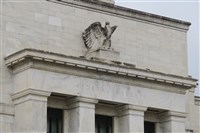 美消費兩極化和就業轉弱　聯準會12月或再降息