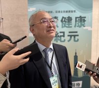 醫美診所納評鑑掀波　台大醫學院長：做得好就不怕