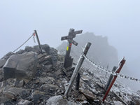 玉山園區嚴寒步道結冰　玉管處籲山友安全放首位