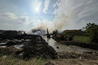 台南烏樹林廢棄物暫置場悶燒　市府引水浸泡降溫