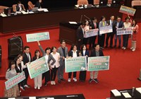 現任村里長65歲且做滿6屆　可申請30萬慰勞金