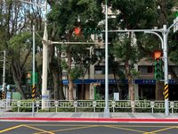 護欄裝人行道內側惹議　北市新工處：與地方共識