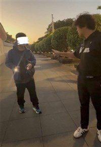 陪女兒散步遭錄影突襲　沈伯洋：仇恨掩蓋良知