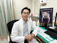 台中老翁跌倒成長短腳  醫師：碎骨嵌入髖臼關節