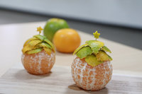 台南長榮女中學生巧手創作　橘子變可愛版耶誕樹