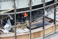 板橋氣爆威力大震碎商家玻璃　對面住戶遭割傷