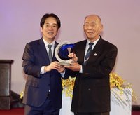 賴總統頒宏道獎　憶王金平協調立院精神有助朝野氛圍