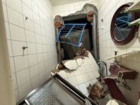 新店搶災便道坍落　混凝土塊撞破民宅外牆幸無人傷