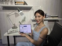 三星首款三摺疊機登台　攤開10吋螢幕售價近9萬元