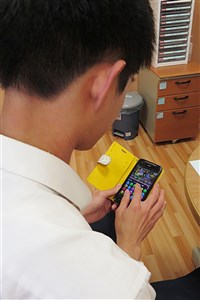 從腦波揪網路成癮風險　國衛院盼落地校園篩檢