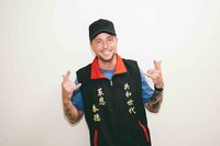 OneRepublic高雄開唱　主唱穿宮廟背心感受超台味