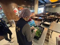 肉燥飯疑見蝸牛　高雄衛生局查察名店缺失限期改善