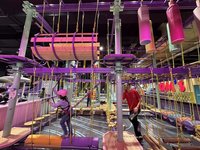 迎年底消費潮　高雄百貨推室內樂園與餐飲優惠