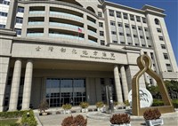 鹿港里長涉毆妻致死試圖推責　彰化地院三度延押